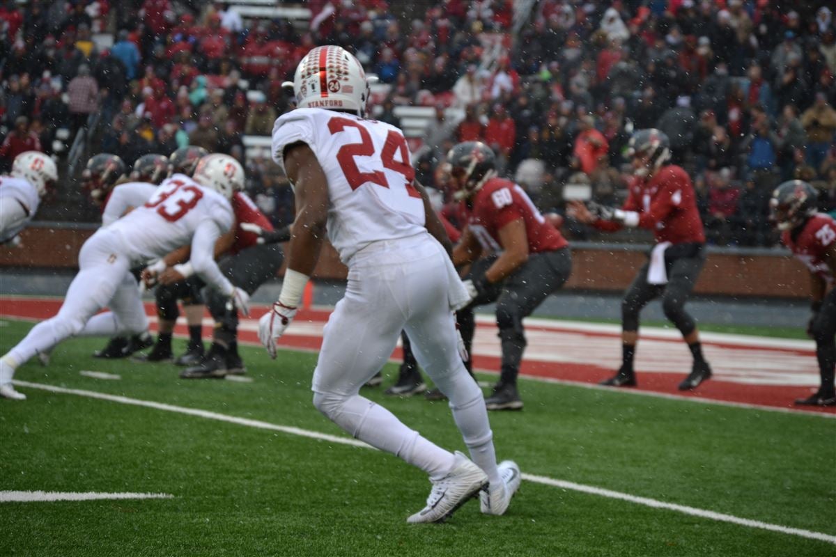 Photo: Stanford Cardinal CB Quenton Meeks (24) runs back interception for a  touchdown at the Rose Bowl - LAP20160101406 