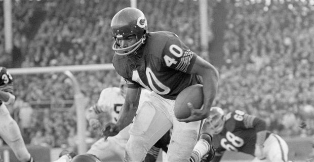 Hall of Fame RB Gale Sayers dies at 77