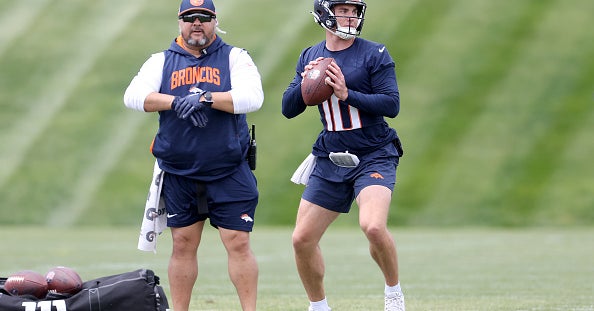 Former Oregon QB Bo Nix inks rookie contract with Denver Broncos