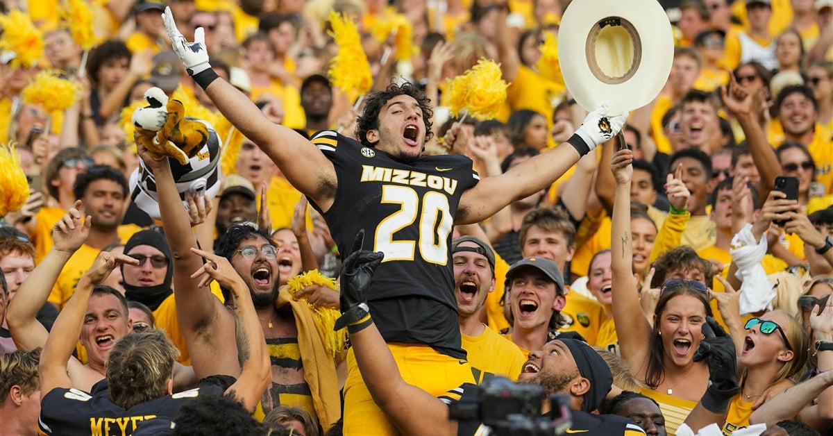 Nicholas Rodriguez talks jersey switch, being a spring captain, and ...