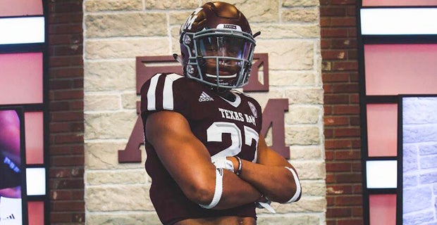 Texas A&M's Jurriente Davis ranked among PFF's top 10 returning SEC  linebackers