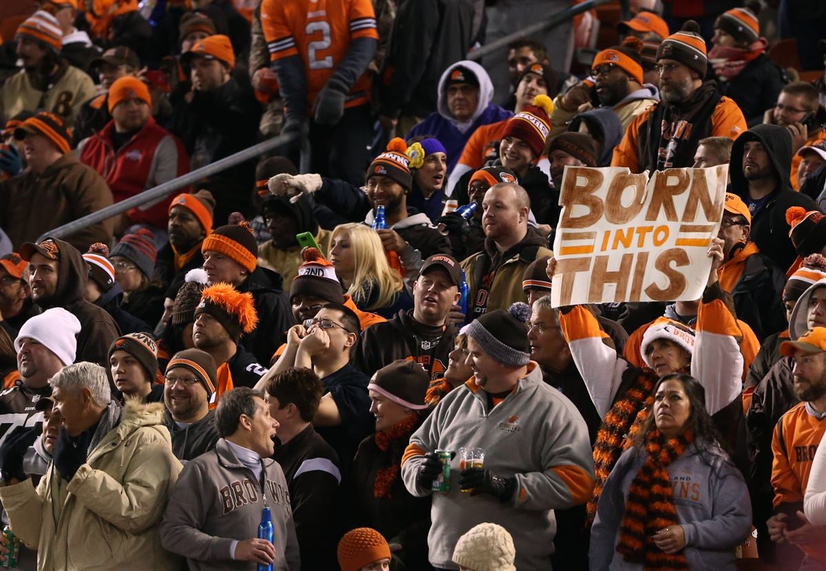 Browns fan LeBron James cheers on team against Chargers