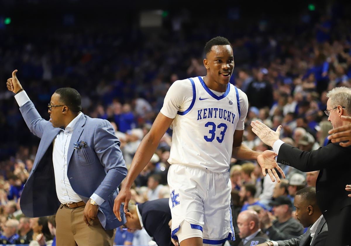 Ugonna Onyenso throws block party inside Rupp Arena