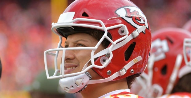 Patrick Mahomes surprises Kansas City youth with support for KC United