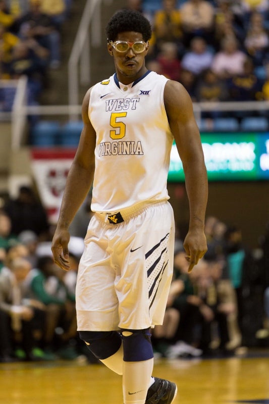 West Virginia Basketball: Mountaineers try to replace Devin Williams