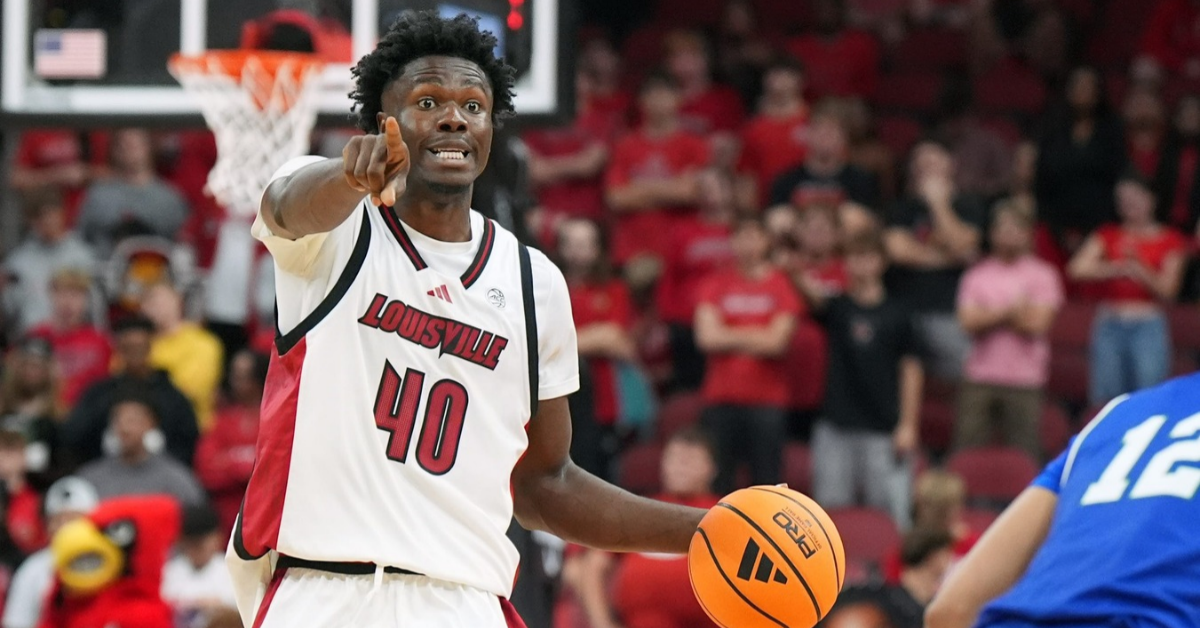 Louisville beats Mercyhurst using a paint-heavy offensive approach
