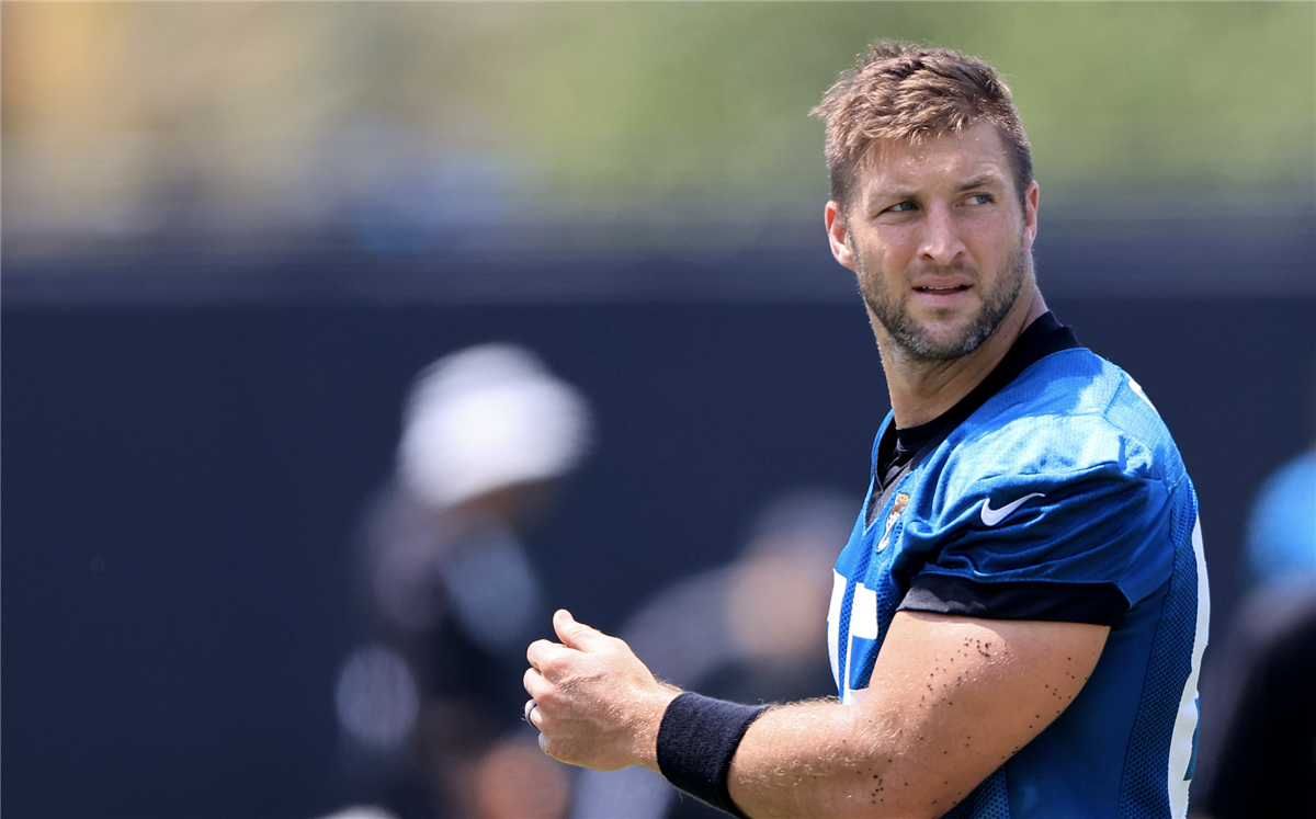 Jags may use Tim Tebow as QB in 'Taysom Hill role'?