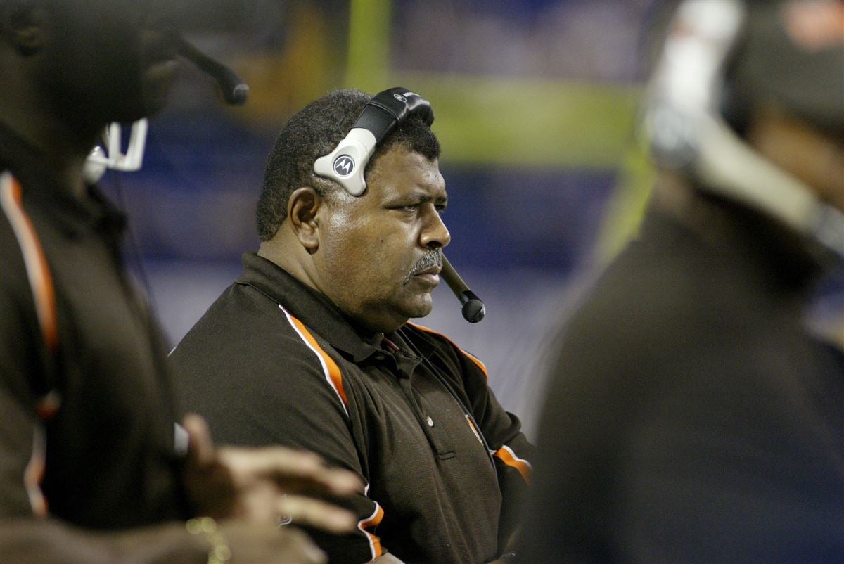 Former Browns Head Coach Romeo Crennel Announces Retirement from