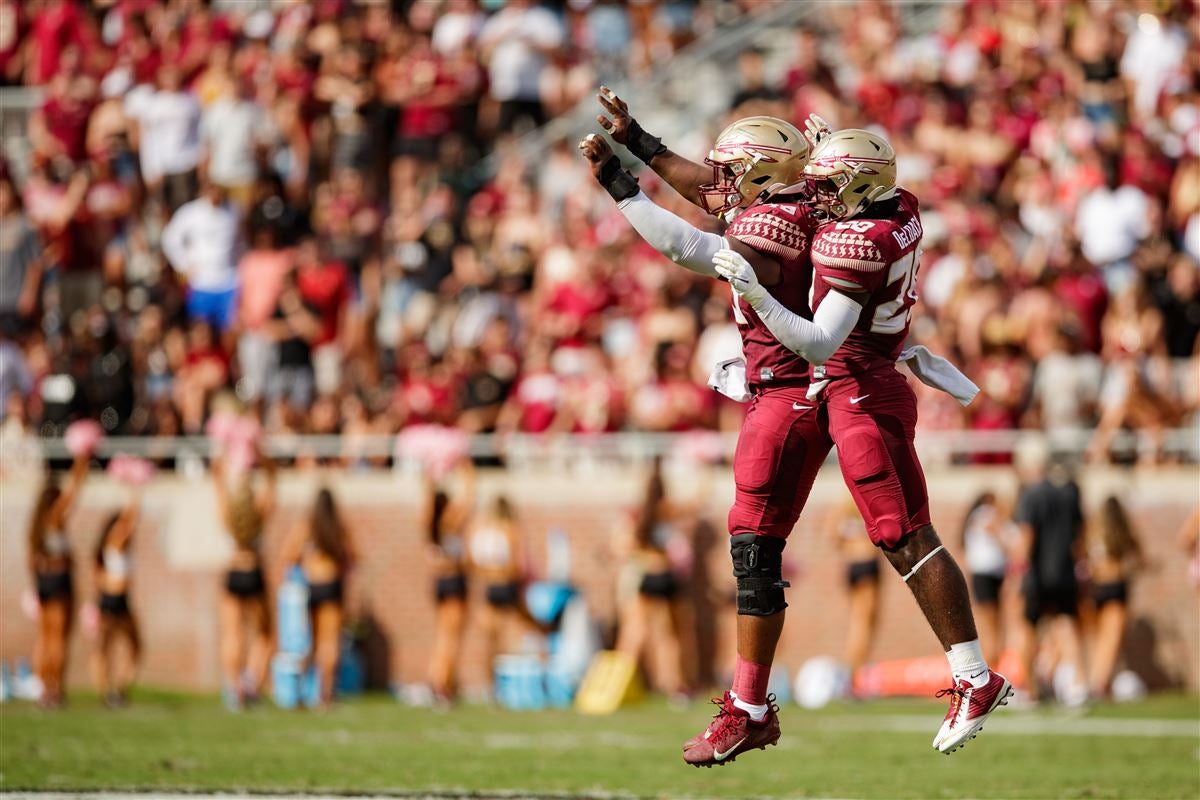 Jashaun Corbin breaks free for 33-yard gain