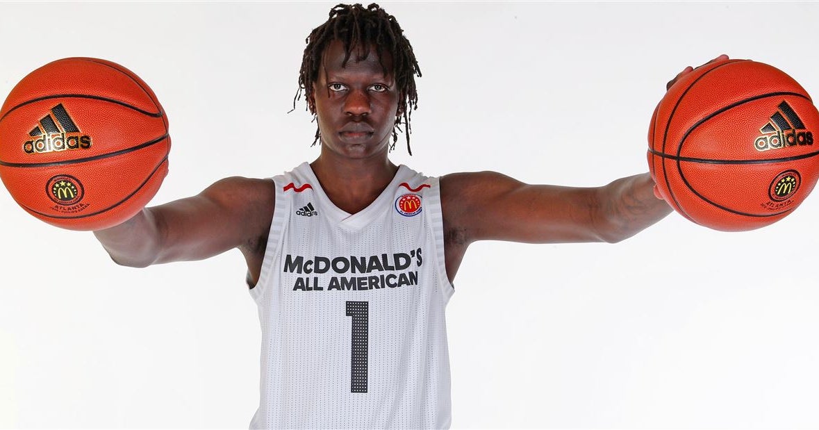 Reid Travis' departure opens door for POY to come from Oregon