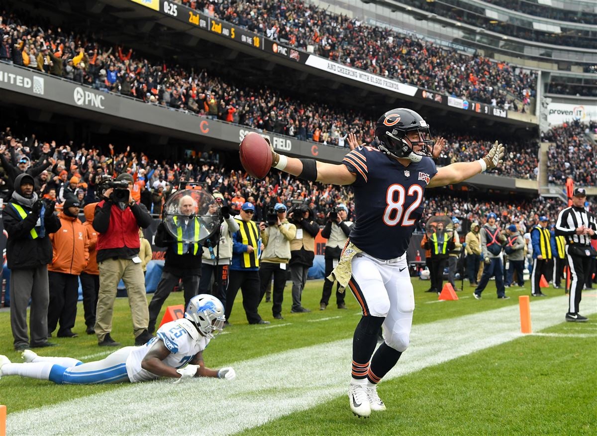 Chicago Bears, Bears Care, PNC Bank team up for drive-thru Back