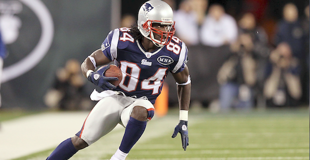 Spy time? Colts sign former Patriots WR Deion Branch