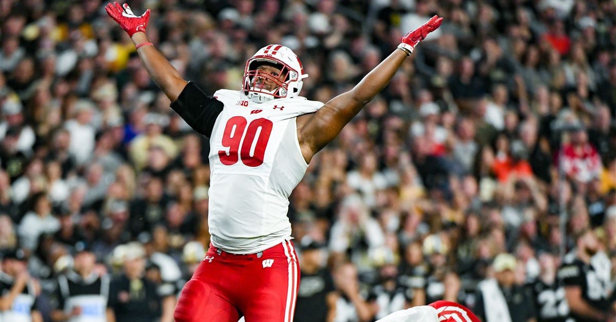 Four-star Wisconsin DL James Thompson Jr. signs with Illini