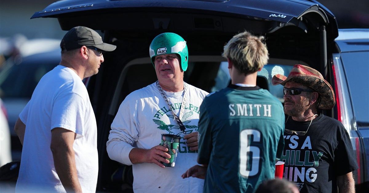 Love at the Linc? This Eagles fan is looking to link back up with her ...