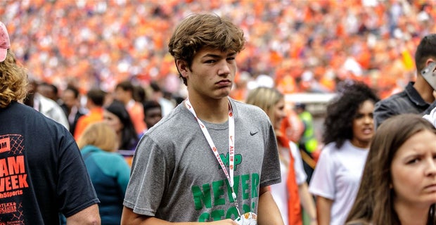 Clemson Offers Another Junior Quarterback