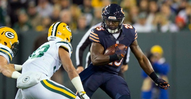 The Green Bay Packers And Chicago Bears Unveil Latest 'Color Rush