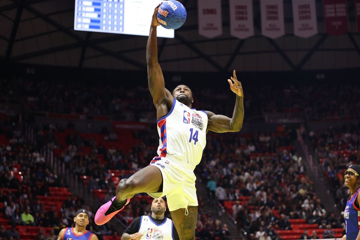 DK Metcalf's monster dunk brings down house at All-Star Celebrity game