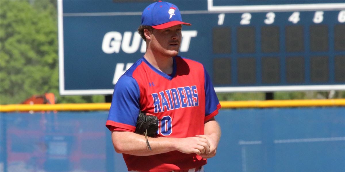 Lots of eyes on Brett Thomas