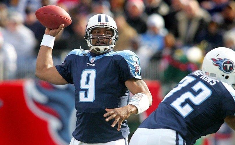 Steve McNair Houston Oilers  Tennessee titans football, Nfl sports, Titans  football