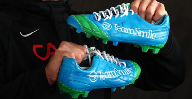 travis kelce cleats