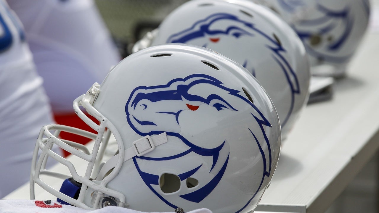 BYU wearing custom helmets for matchup with SEC's Arkansas