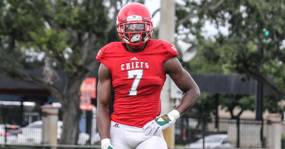 Top100 edge rusher locks in Alabama OV date