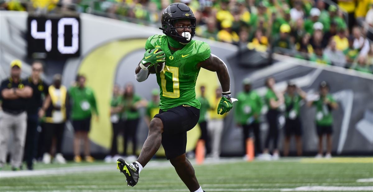 Oregon's Bucky Irving tabbed by PFF as one of the nation's top