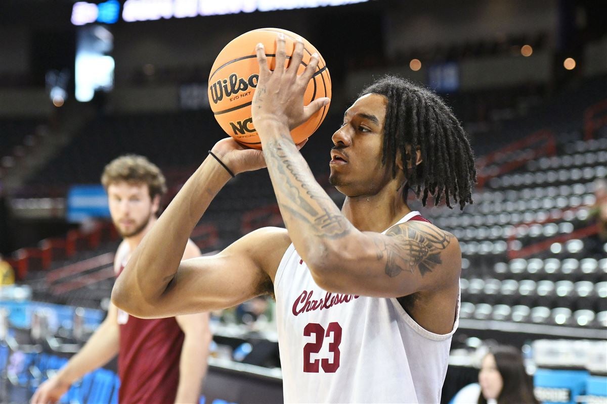 Charleston freshman forward James Scott transfers to Louisville