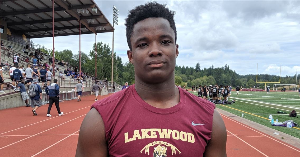 Washington DL Jakobus Seth has Pac-12 school standing out