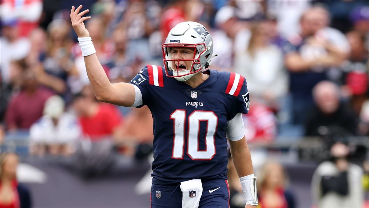 Mac Jones has incredible TNF meltdown as Patriots quarterback unleashes  foul-mouthed touchline tirade