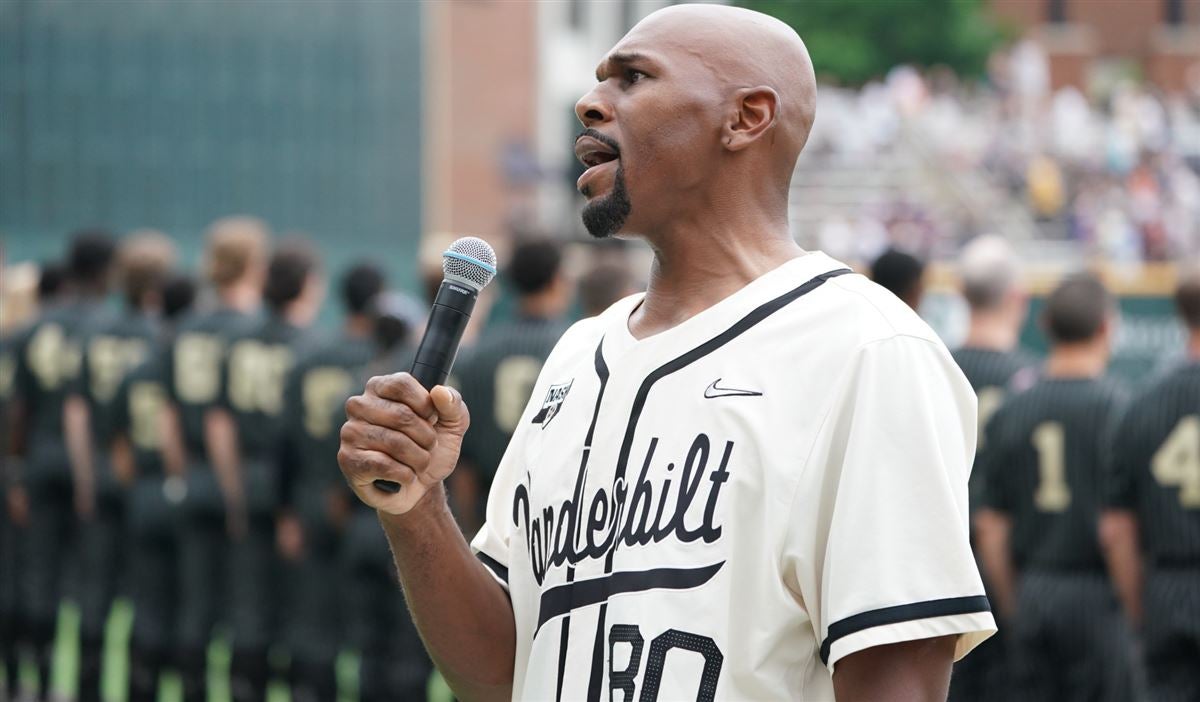 Vanderbilt basketball's Jerry Stackhouse sings anthem at baseball game