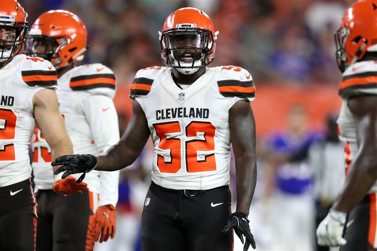 Browns sign LB Jordan Kunaszyk and DE Isaac Rochell to active roster