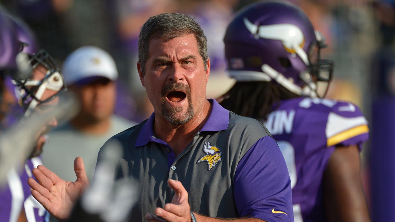 Vikings' offensive line in flux ahead of matchup with Giants