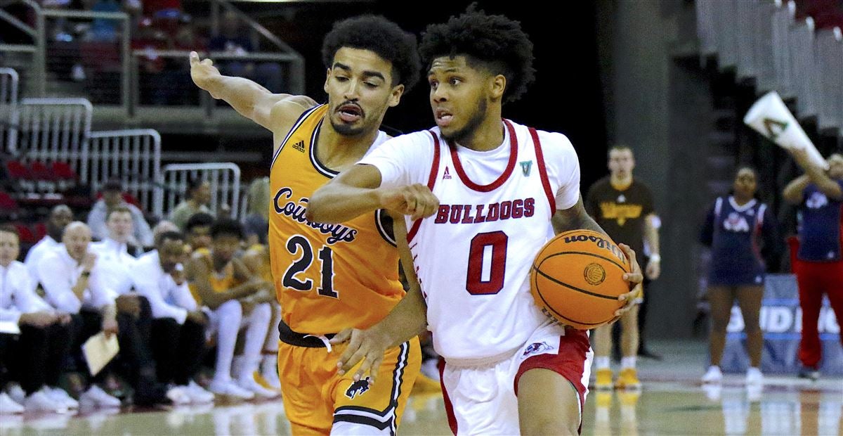 Bulldogs survive offensive lapse, win MW opener over Wyoming - Vimarsana News