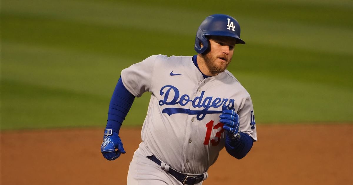 LOOK: Max Muncy honors Tommy Lasorda with special cleats