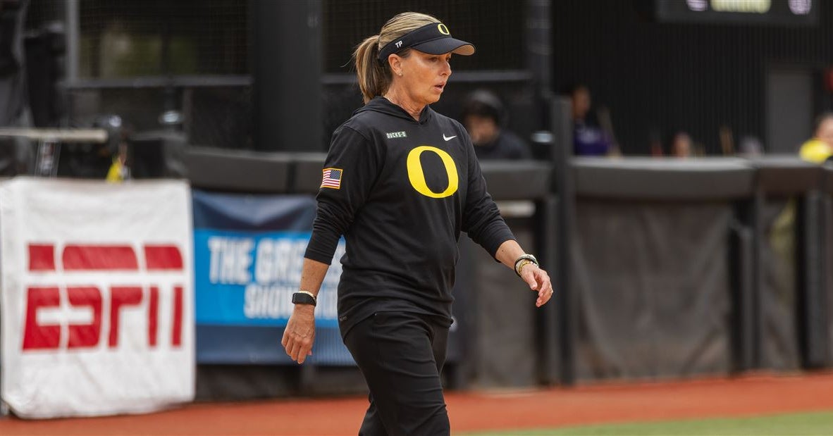 Oregon softball signs HC Melyssa Lombardi to contract extension through 2030
