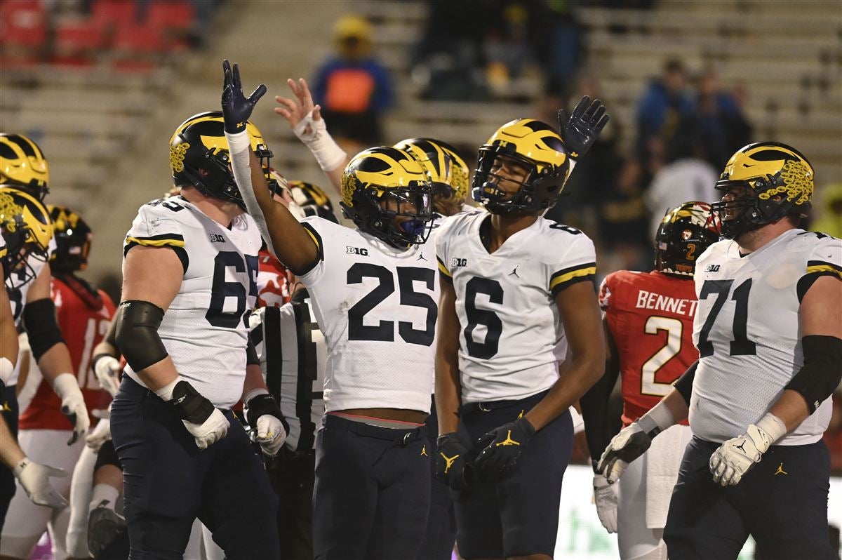 Hassan Haskins put Michigan on his back! The senior RB had a