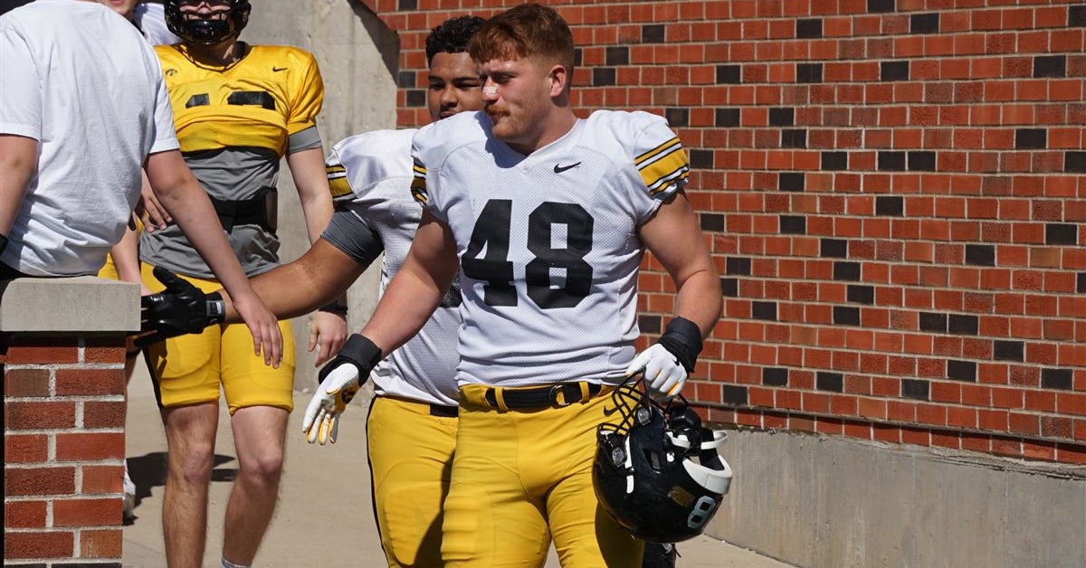Iowa Football Breakout Star: DE Max Llewellyn