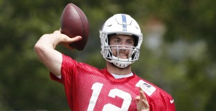 Andrew Luck offers positive update on injured shoulder Andrew Luck offers positive update on injured shoulder