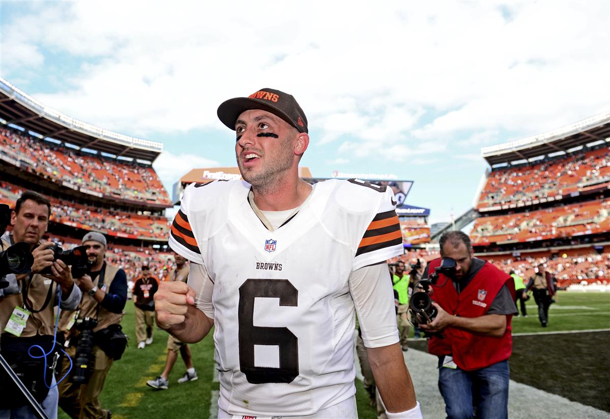 Johnny Manziel's Presence Hangs Over Browns Starter Brian Hoyer - The New  York Times