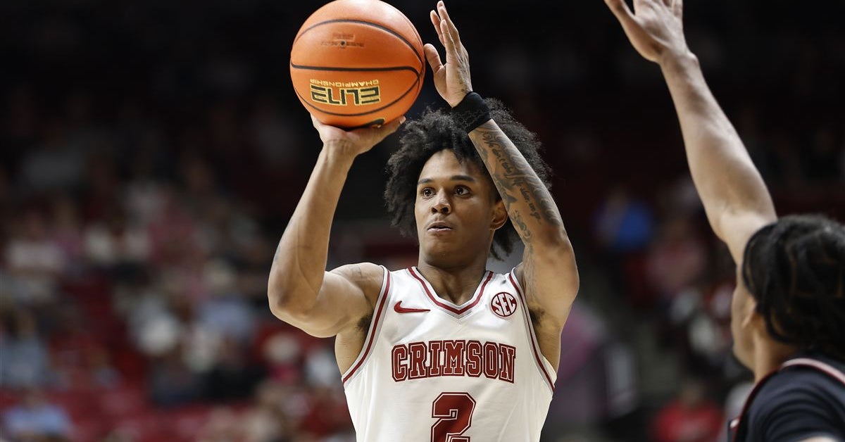 Alabama removes Aden Holloway from campus after arrest