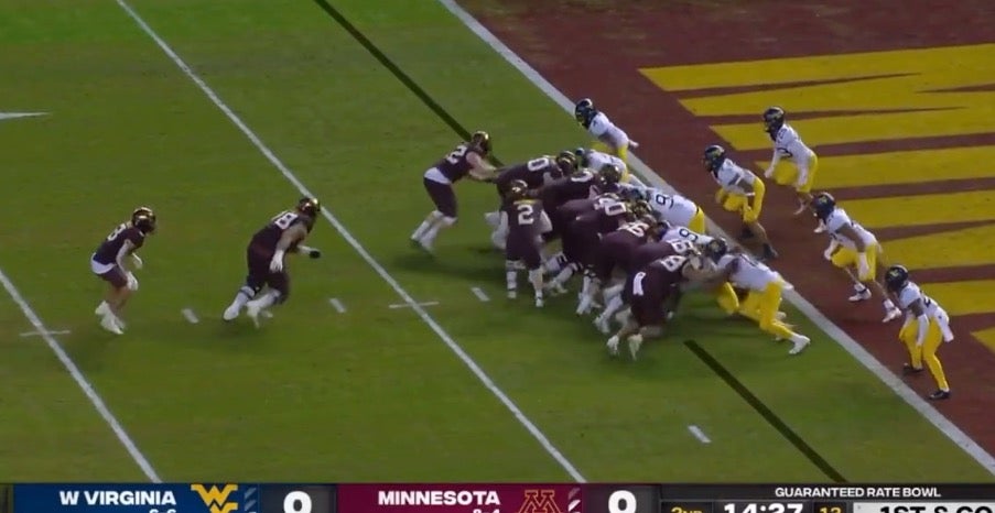 A 6-foot-9, 380-pound touchdown for Minnesota's Daniel Faalele