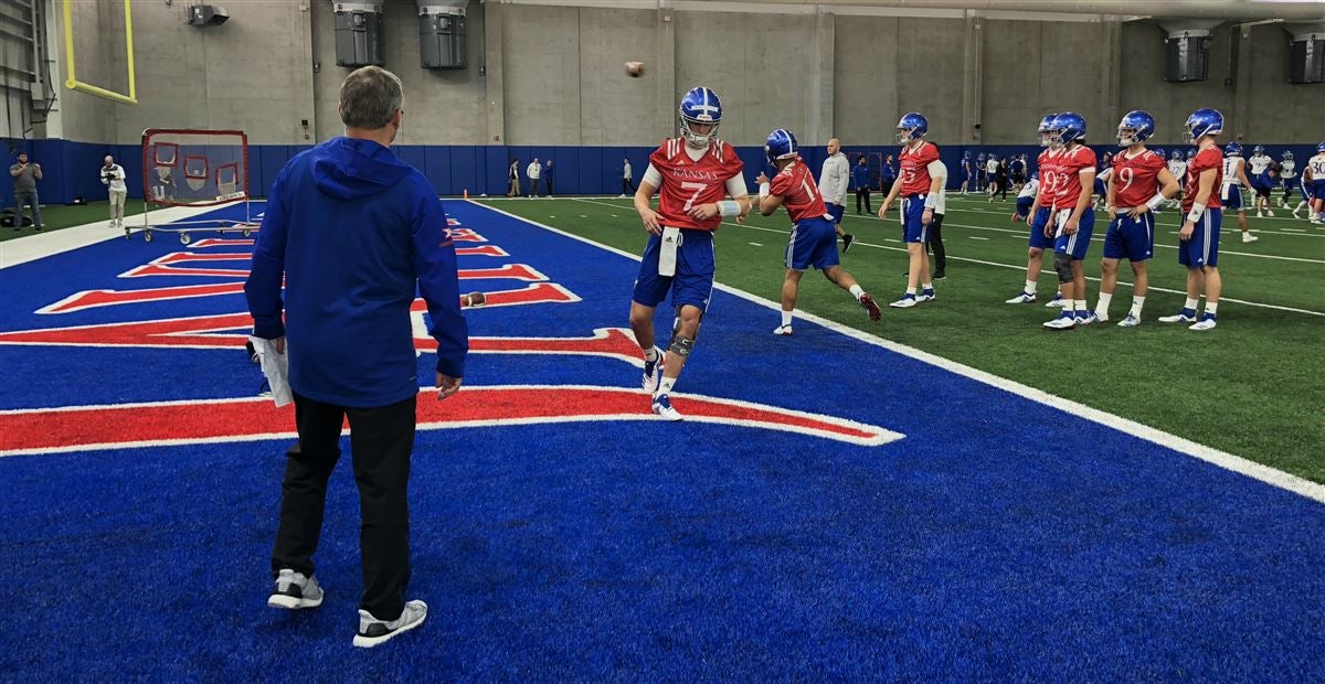 Thomas MacVittie: Kansas quarterback has name misspelled on jersey