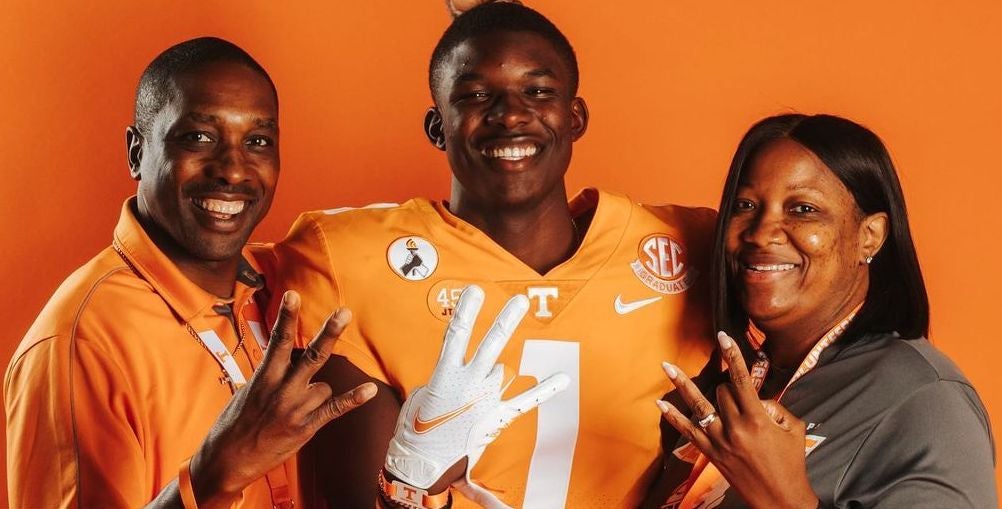 Rucker: Vols' offense turning 11-on-11 into routes-on-air