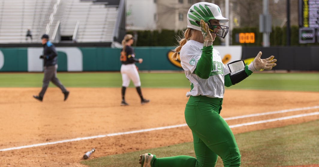 Ducks open Pac-12 play with series win thanks to 5-2 victory over Cal on Saturday 