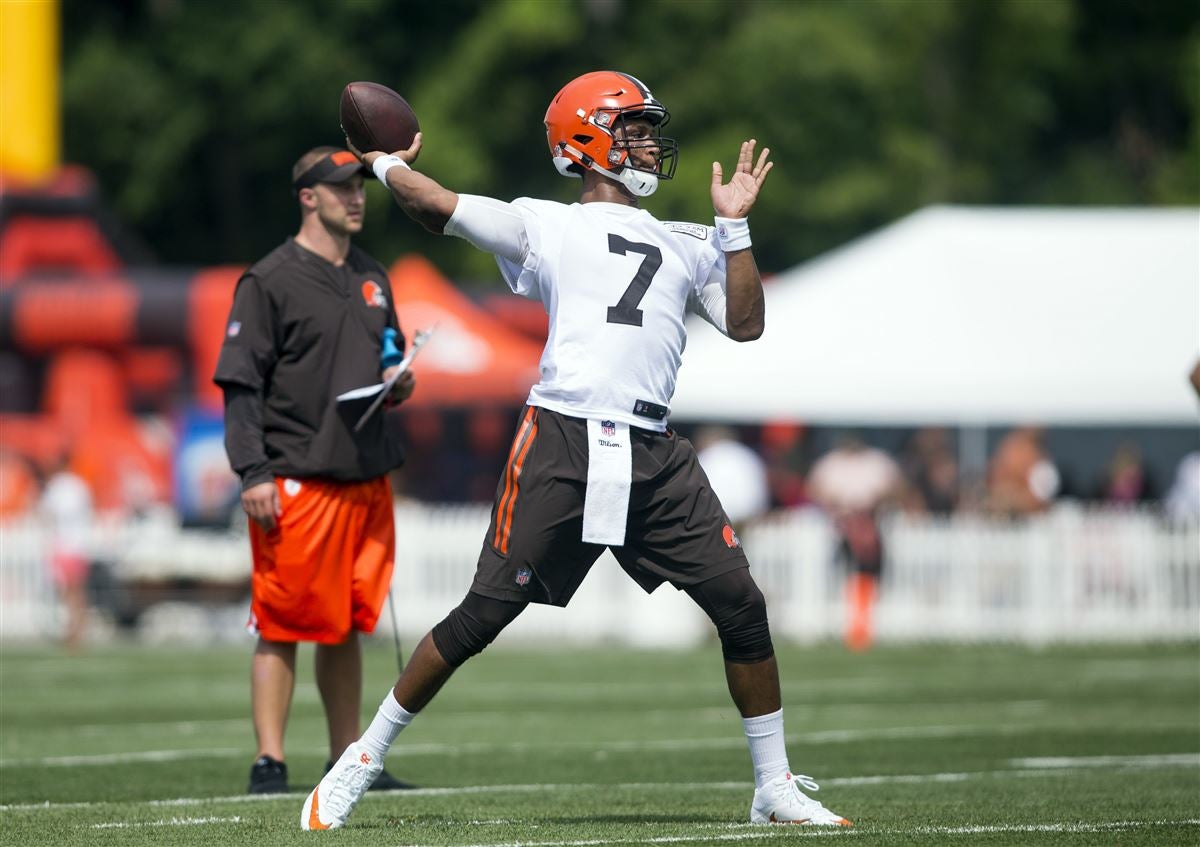 Browns rookie DeShone Kizer looking ready in camp competition