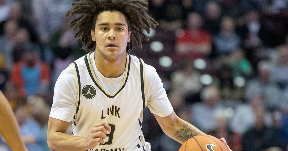 Elliott Cadeau leads team to national championship, undecided on reclassification Elliott Cadeau leads team to national championship, undecided on reclassification