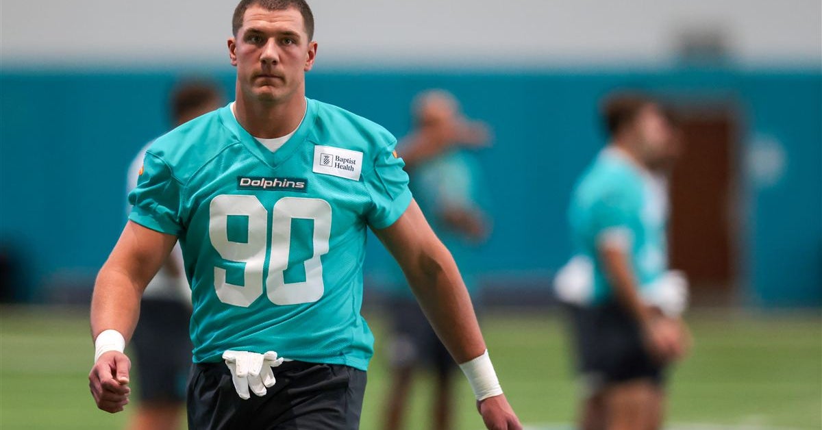 Former Badger Mason Reiger drawing early buzz with Dolphins