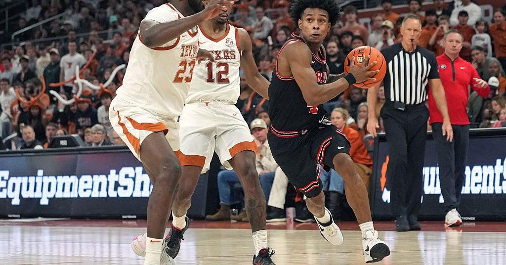 Georgia hopes to carry momentum into home game against Texas