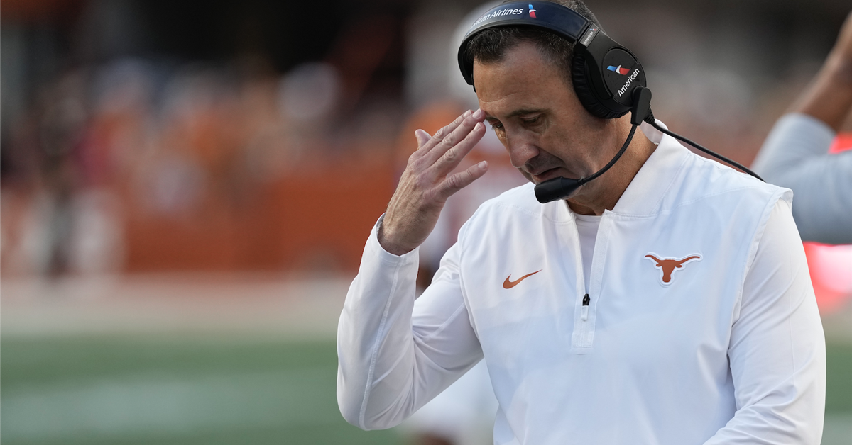 Texas faces uncertainty in backfield with two top RBs entering transfer portal